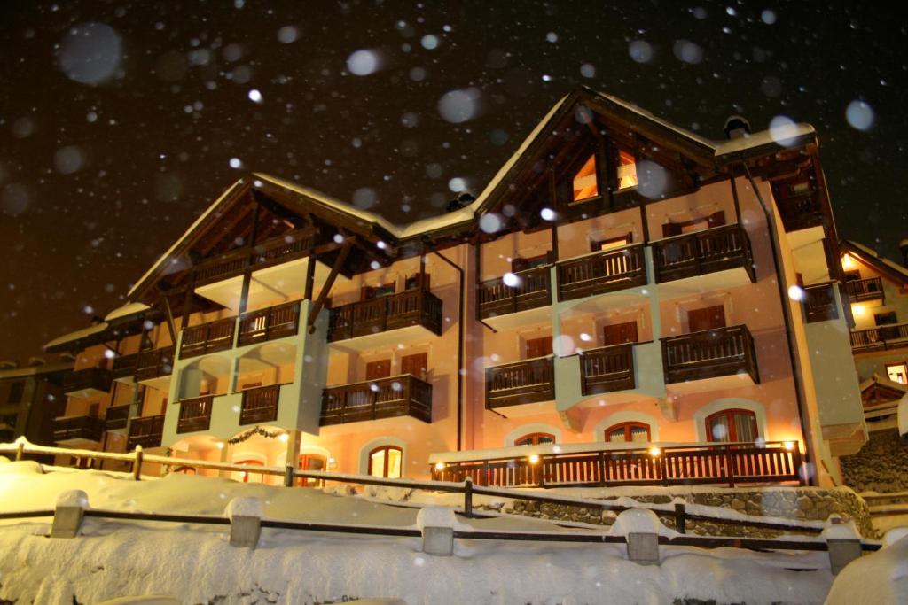Hotel Residence Dahu Passo del Tonale Extérieur photo